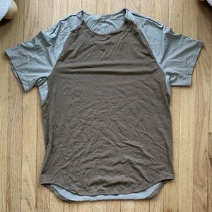 lululemon athletica Brown and Gray Short Sleeve Tee
